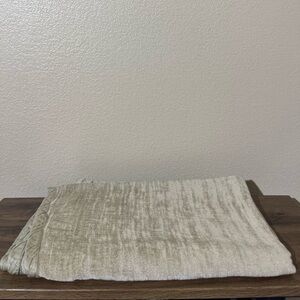 Luxurious Cream Throw Blanket